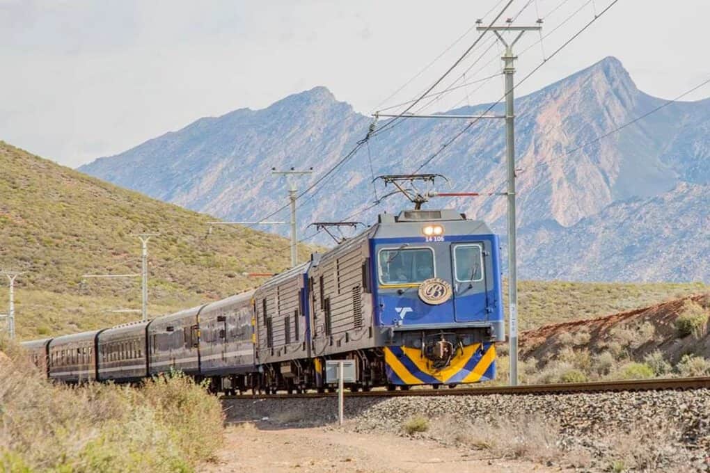 Top 10 longest trains in the world with a record number of cars