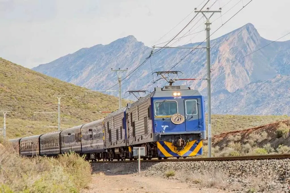 Top 10 longest trains in the world with a record number of cars