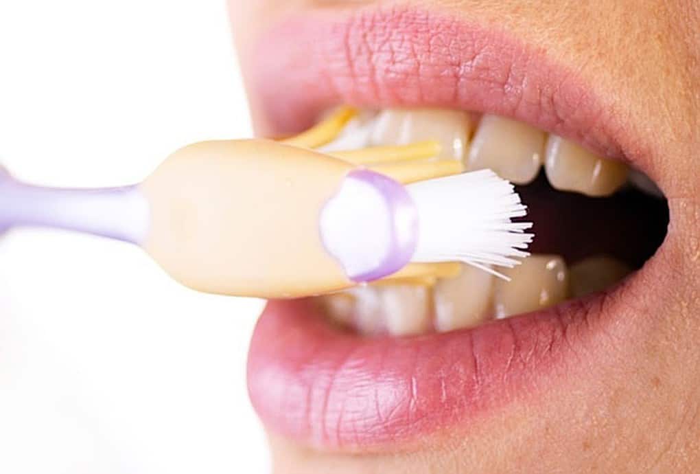 Top 10 Mistakes When Brushing Your Teeth