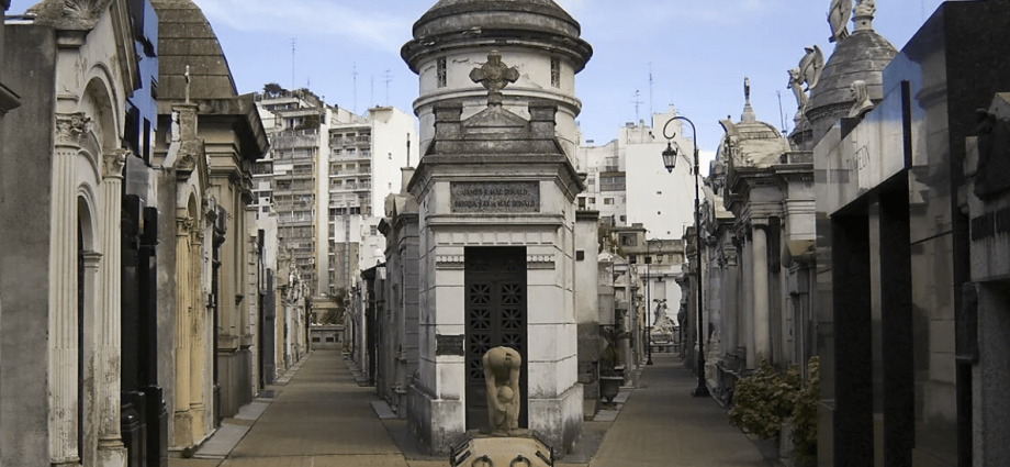 Top 10 maailman kauneimpia hautausmaita