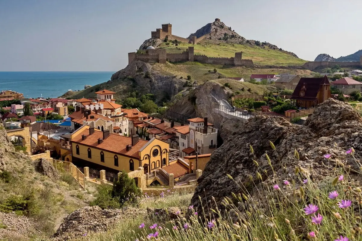 Top 10 most beautiful cities in Crimea, where you should spend your holidays