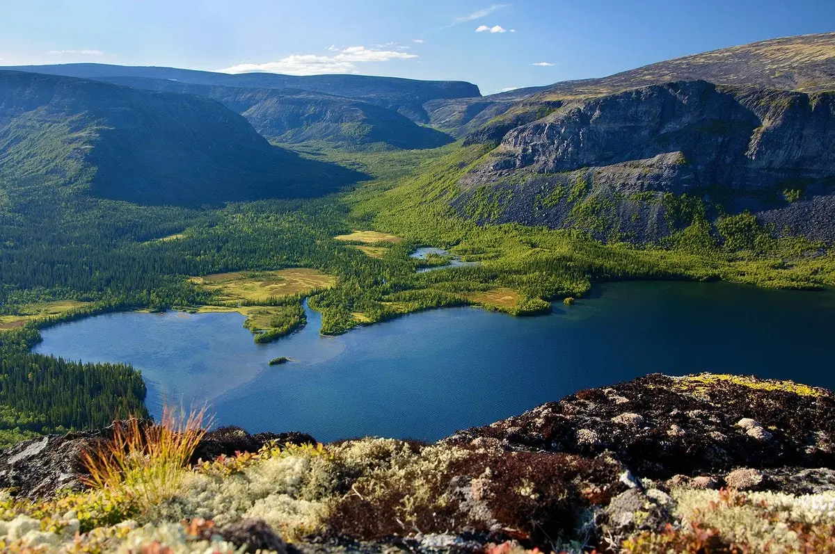 Top 10 most beautiful lakes in Russia for a wonderful holiday with children