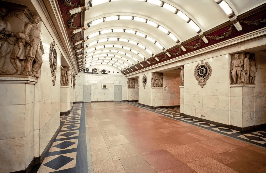 Top 10 most beautiful metro stations in St. Petersburg