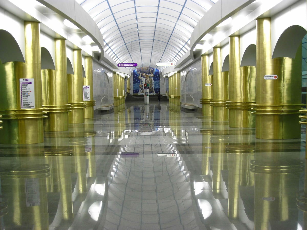 Top 10 most beautiful metro stations in St. Petersburg