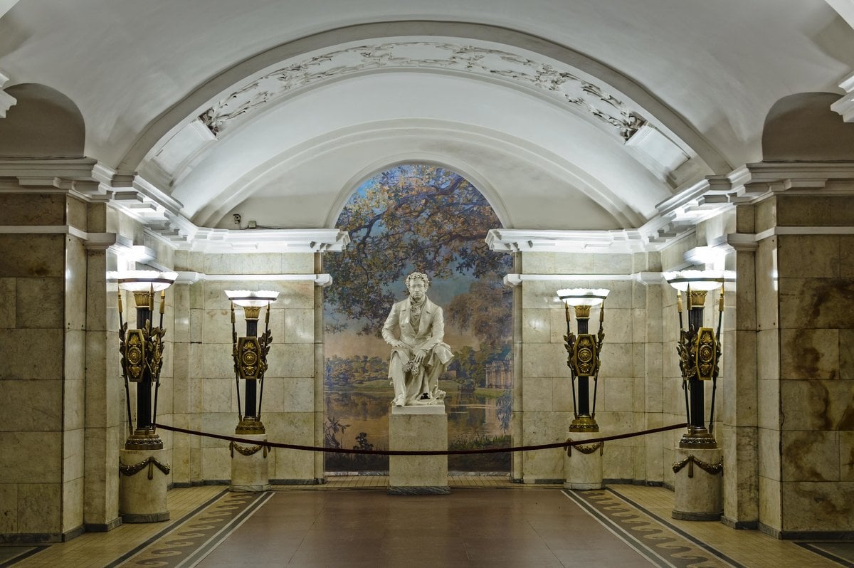 Top 10 most beautiful metro stations in St. Petersburg