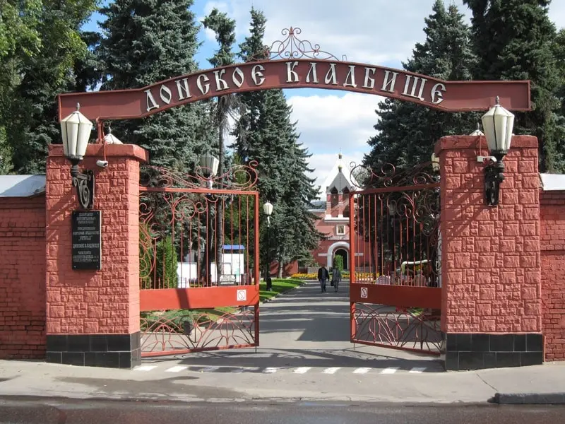 Top 10 most expensive cemeteries in Moscow