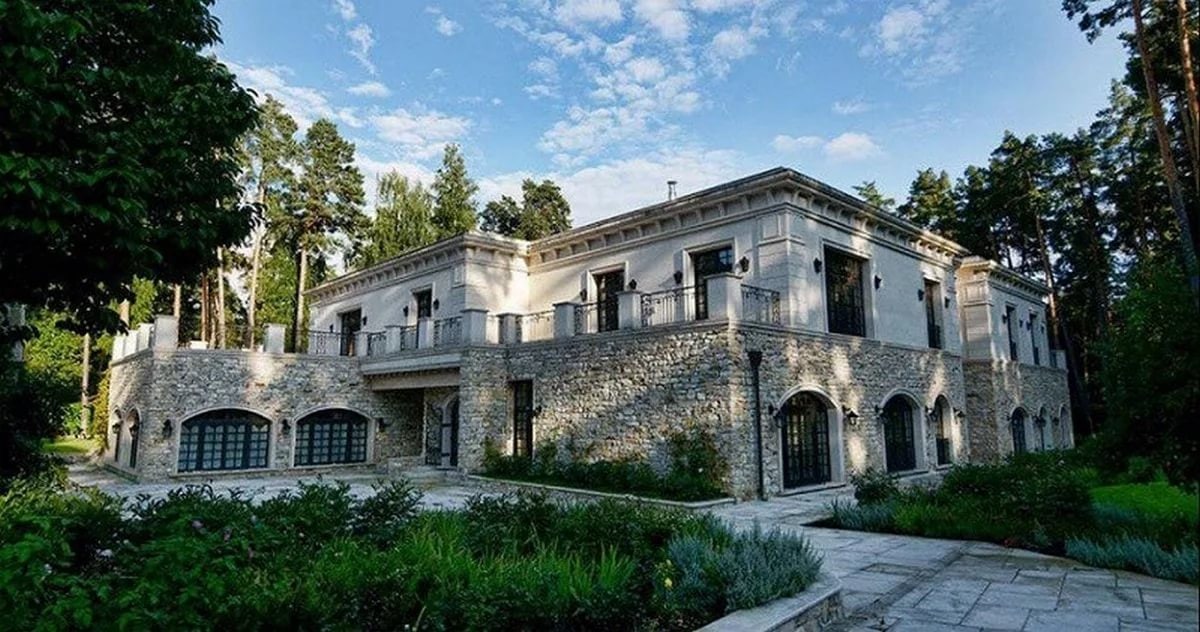 Top 10 most expensive houses in Russia