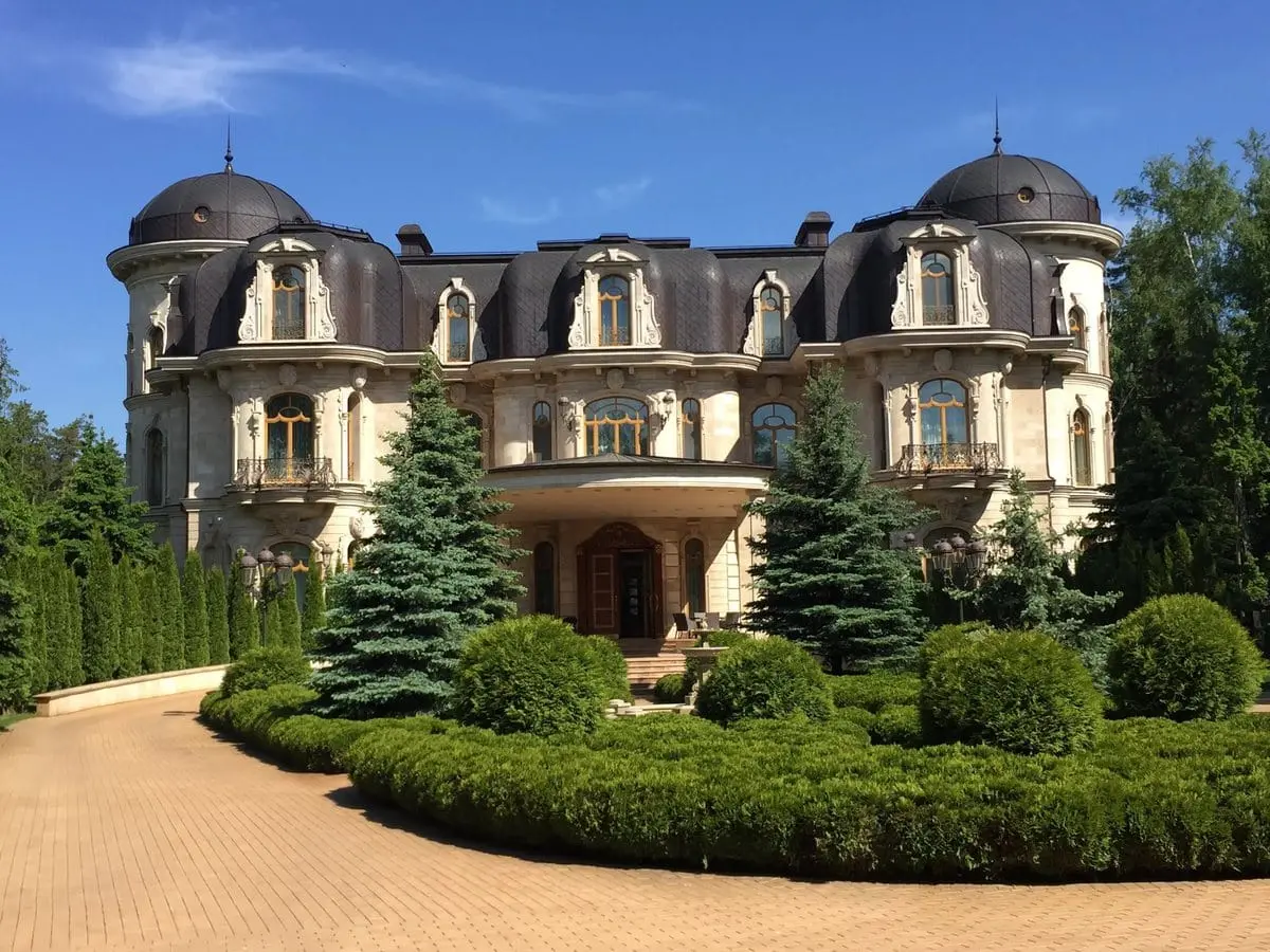 Top 10 most expensive houses in Russia