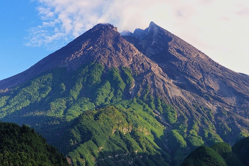 Top 10 most famous volcanoes in the world that you have definitely heard about