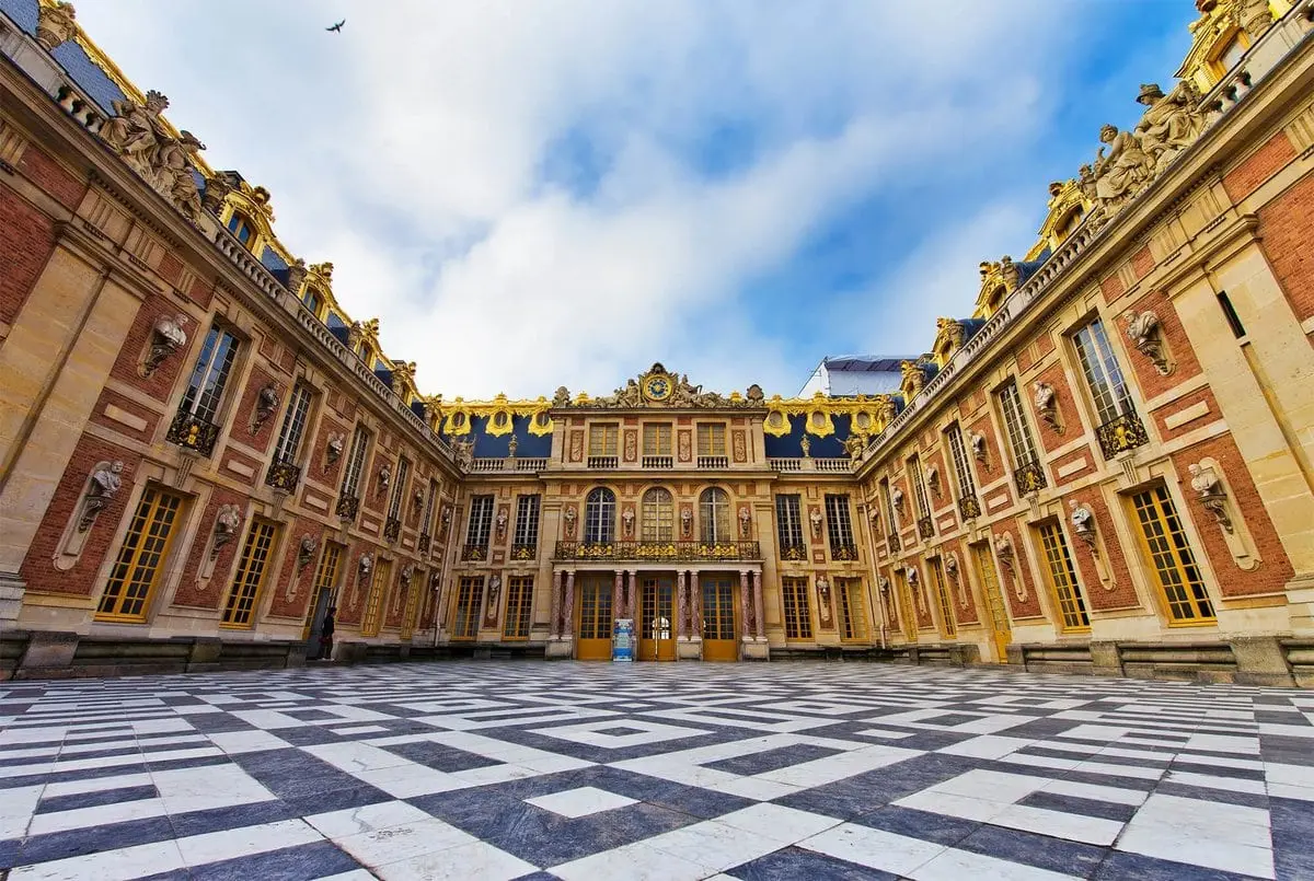 Top 10 most important and popular attractions in Paris