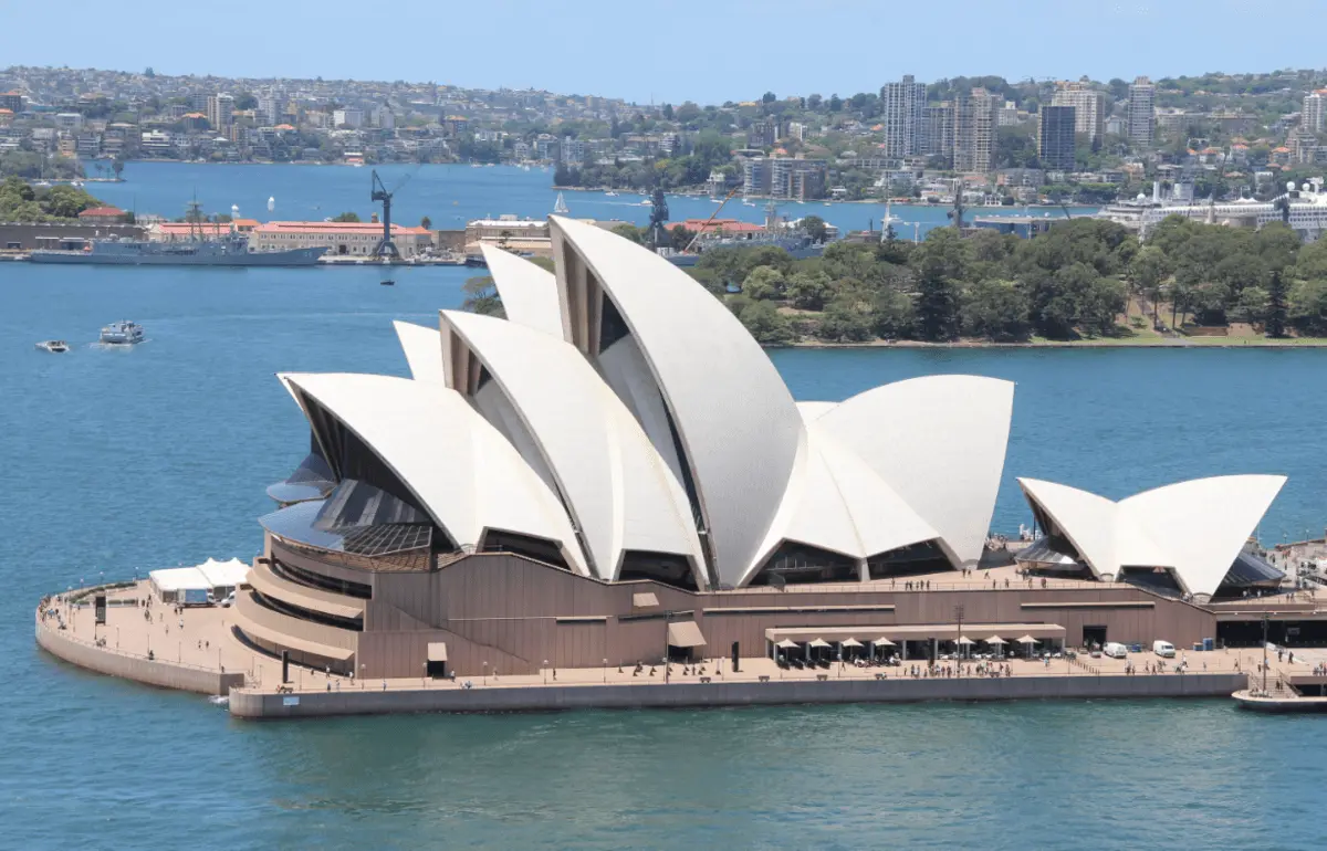 Top 10 most interesting places in Australia and the main attractions of the country