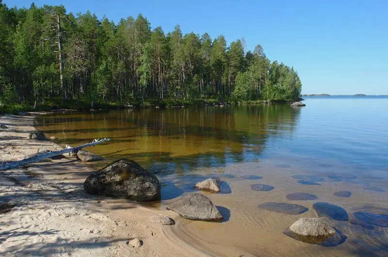 Top 10 smallest lakes in Russia