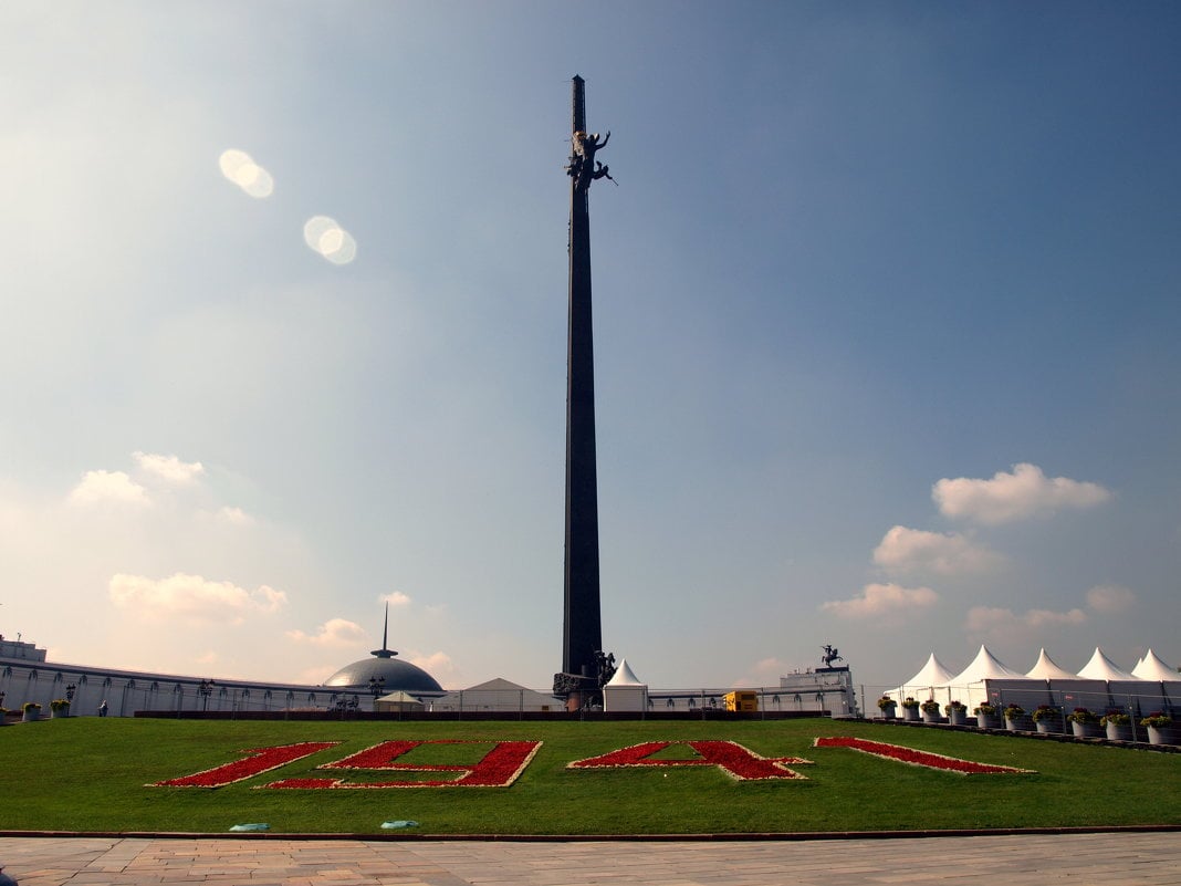 Top 10 tallest monuments in Russia