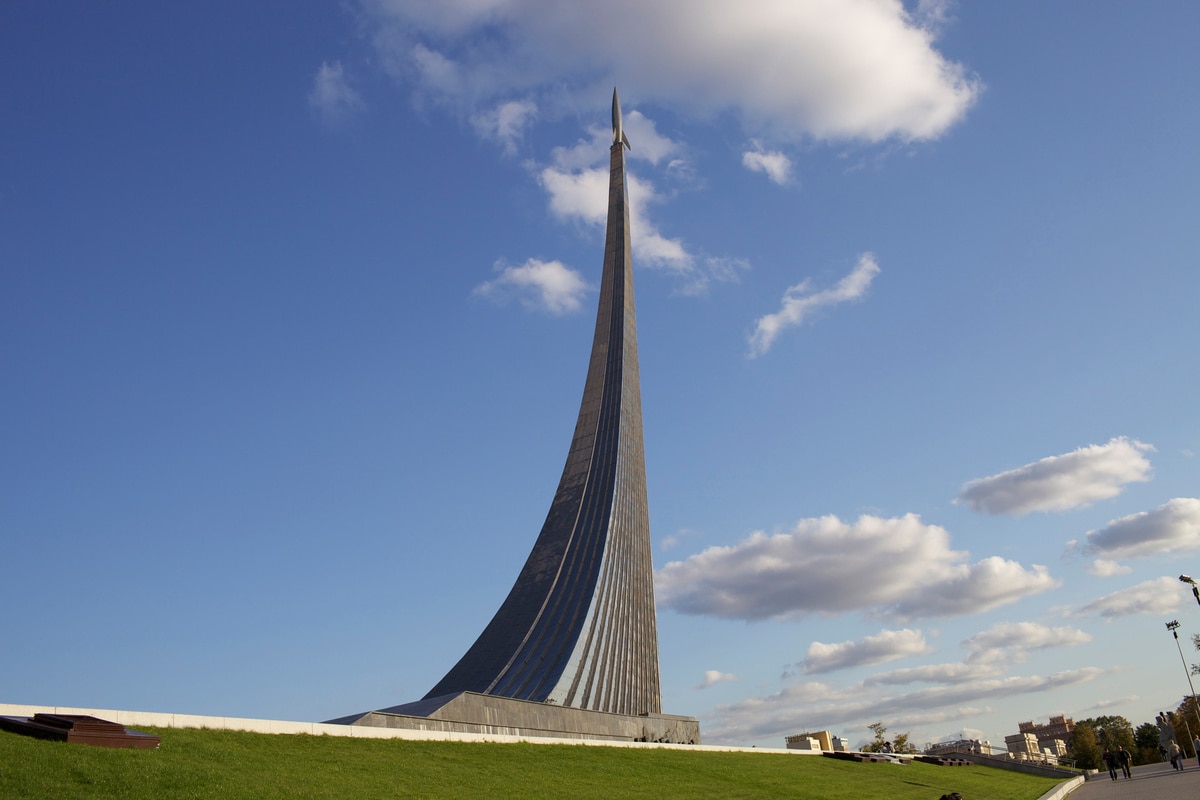 Top 10 tallest monuments in Russia