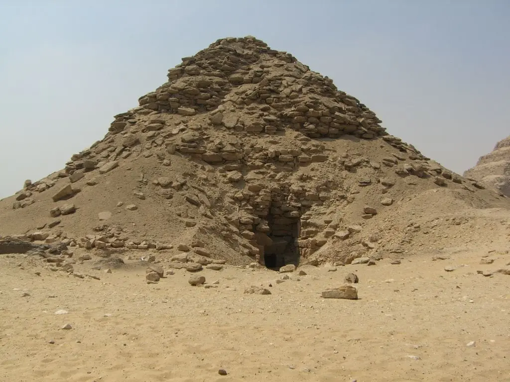 Top 10 tallest pyramids in Egypt - the greatest tombs in the world