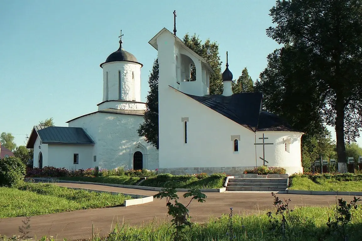 Top 10. The oldest churches in Moscow and the Moscow region