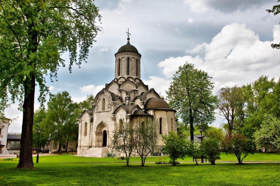 Top 10. The oldest churches in Moscow and the Moscow region