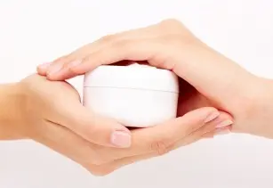 What can Vaseline be used for? A few tricks useful for beauty and home.