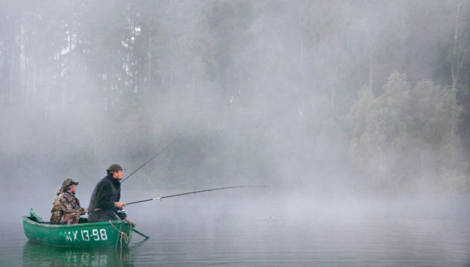 When you can fish from a boat: the date of the opening of the season and the end of the ban