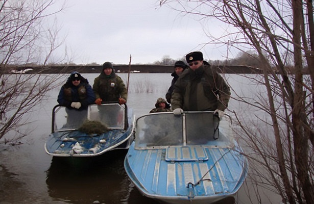 When you can fish from a boat: the date of the opening of the season and the end of the ban