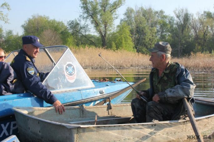 When you can fish from a boat: the date of the opening of the season and the end of the ban