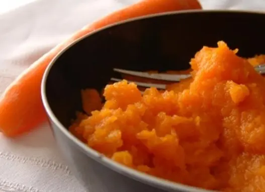 Carrot face mask: homemade or ready-made products?