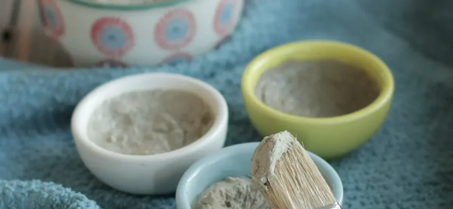 Clay face mask: homemade or ready-made products?