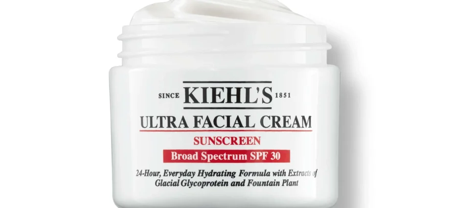 Cream with SPF 30 for the face