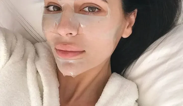 Masks with coconut oil: a blogger is testing