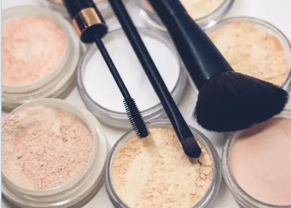 Mineral powder: advantages and disadvantages