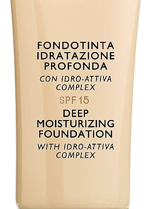 Moisturizing foundation