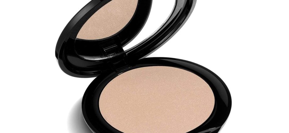 Perfect Finish: Compact Face Powder