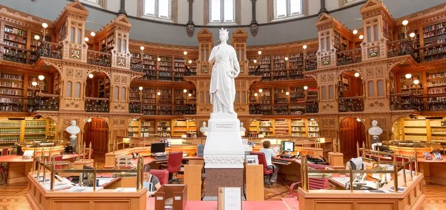 10 largest libraries in the world in terms of book stock