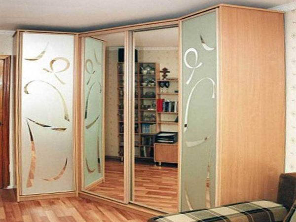 Corner wardrobe: types, sizes, layout, photos