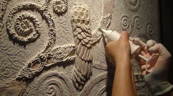 Do-it-yourself bas-relief on the wall: plaster, plaster