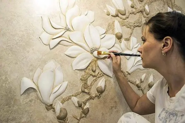 Do-it-yourself bas-relief on the wall: plaster, plaster