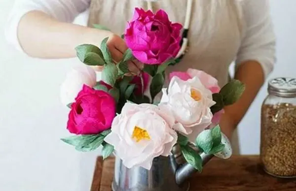Do-it-yourself corrugated paper flowers: master classes, photos, videos