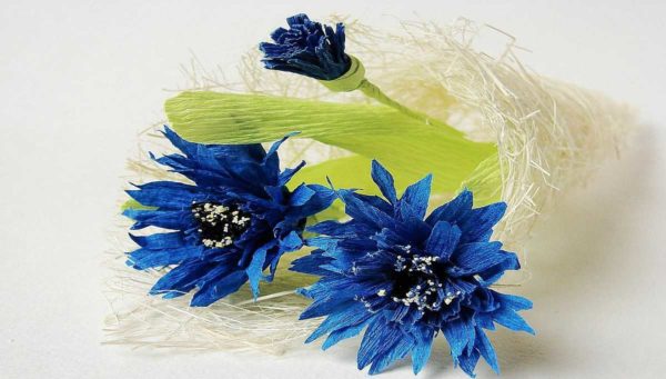 Do-it-yourself corrugated paper flowers: master classes, photos, videos