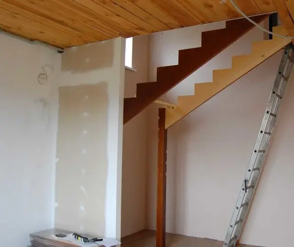 Do-it-yourself staircase to the second floor: spiral, mid-flight, on the rails, photo, video