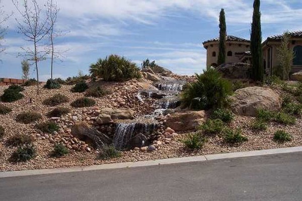 Do-it-yourself waterfall: for giving, garden, home