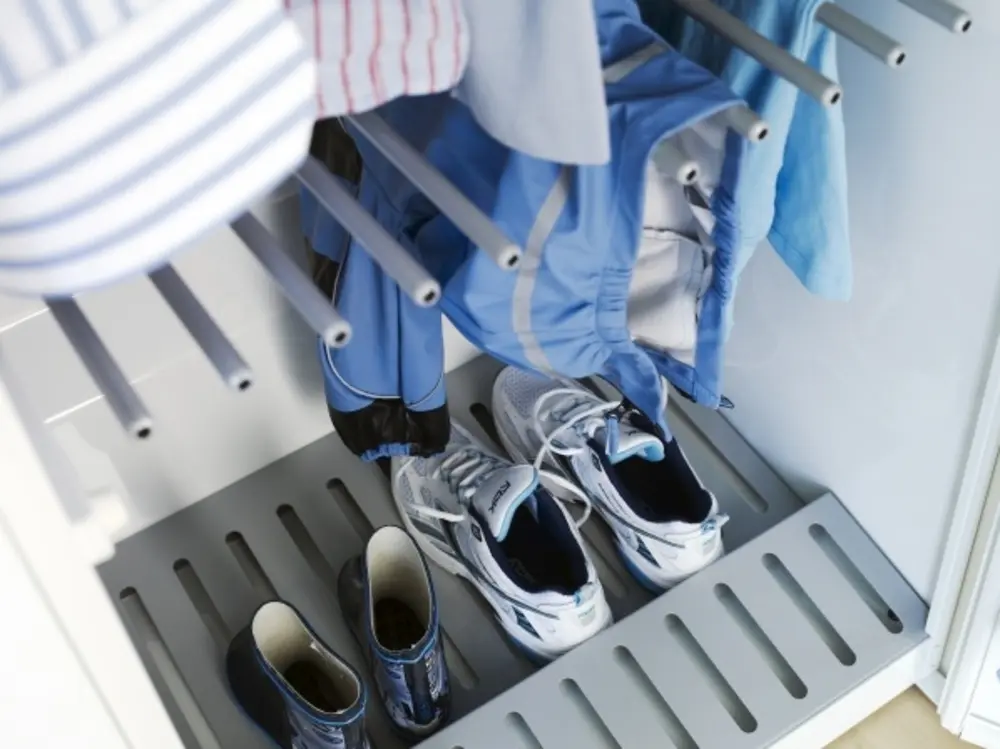 Drying cabinet for clothes: how to choose a model for the home