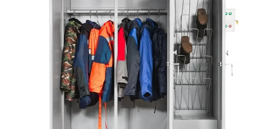 Drying cabinet for clothes: how to choose a model for the home