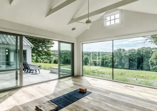House with panoramic windows: features, advantages, disadvantages, projects