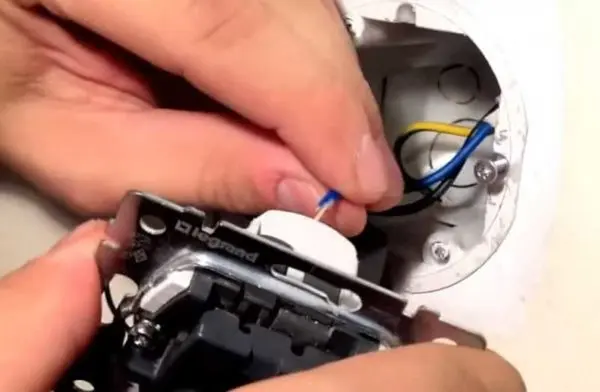 How to connect a dimmer