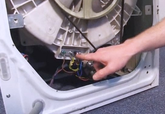 How to replace the heating element in the Indesit washing machine with your own hands