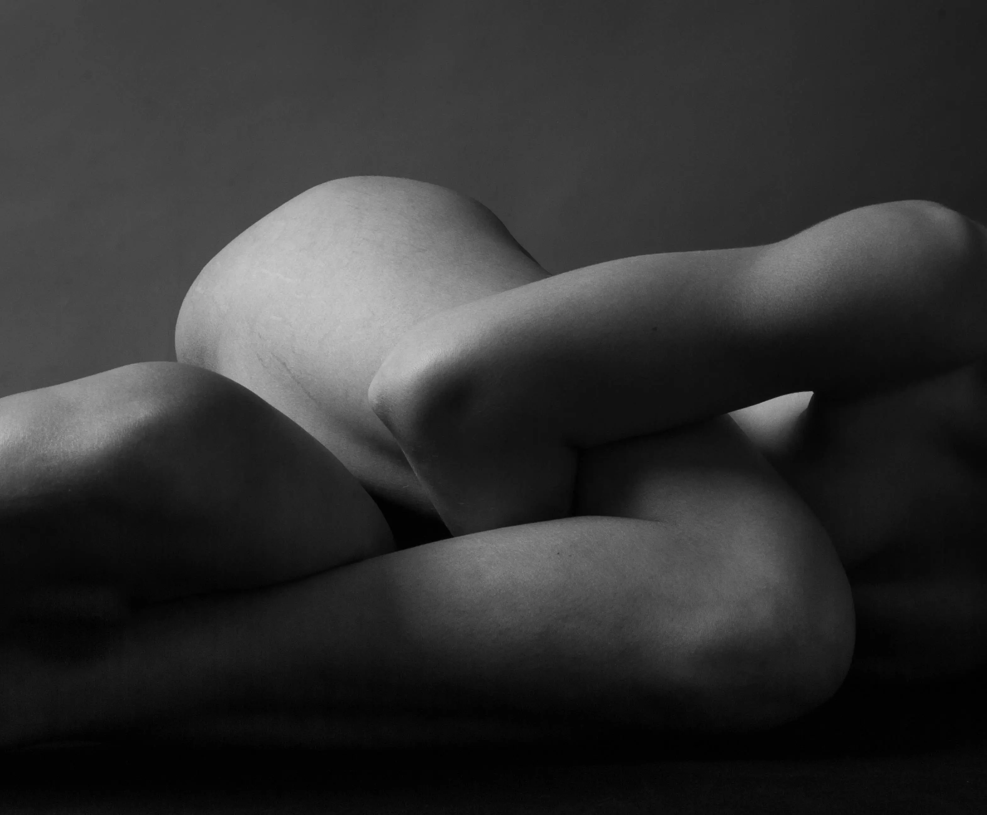 Sexual desire occurs spontaneously or in response to a stimulus