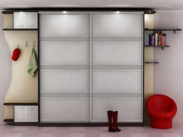 Sliding wardrobe in the hallway: ideas for design and filling