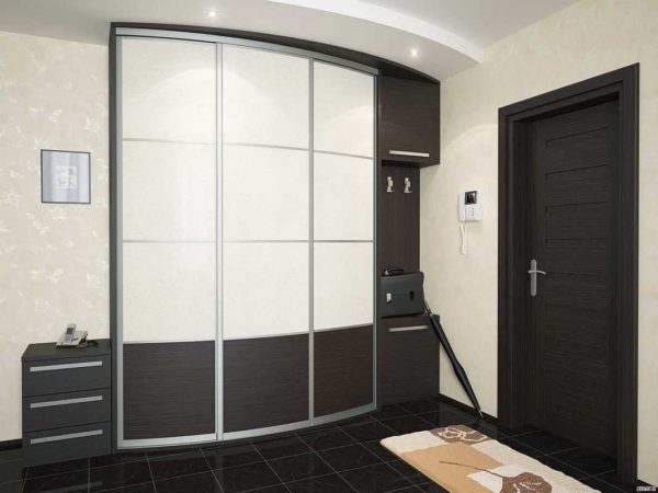 Sliding wardrobe in the hallway: ideas for design and filling