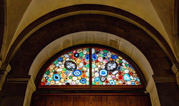 Stained-glass windows in the interior: ceiling, in partitions, doors, windows (90 photos)