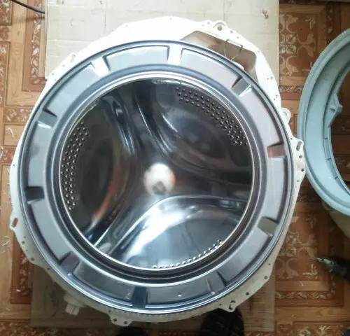 The drum in the washing machine dangles, what to do